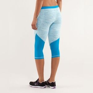 Lululemon Beach Runner CropWee Are From Space Aquamarine size 6